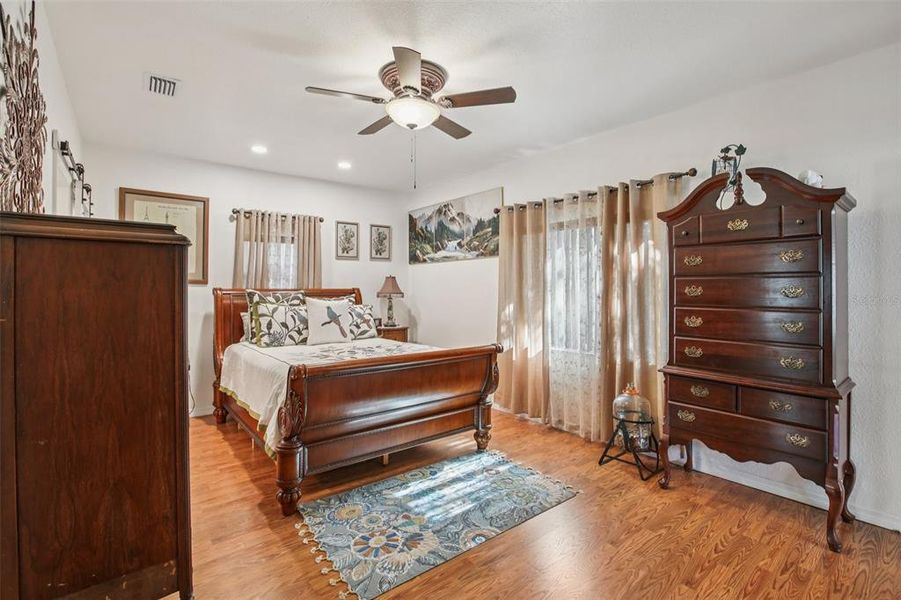 Furnished interior view inside a new home in , St. Petersburg (Image 14).