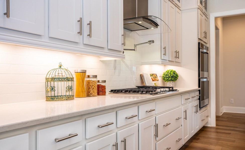 Representative interior finishes for a home built from the Berkeley by Greybrook Homes in Harbor Watch, Statesville (Image 25).