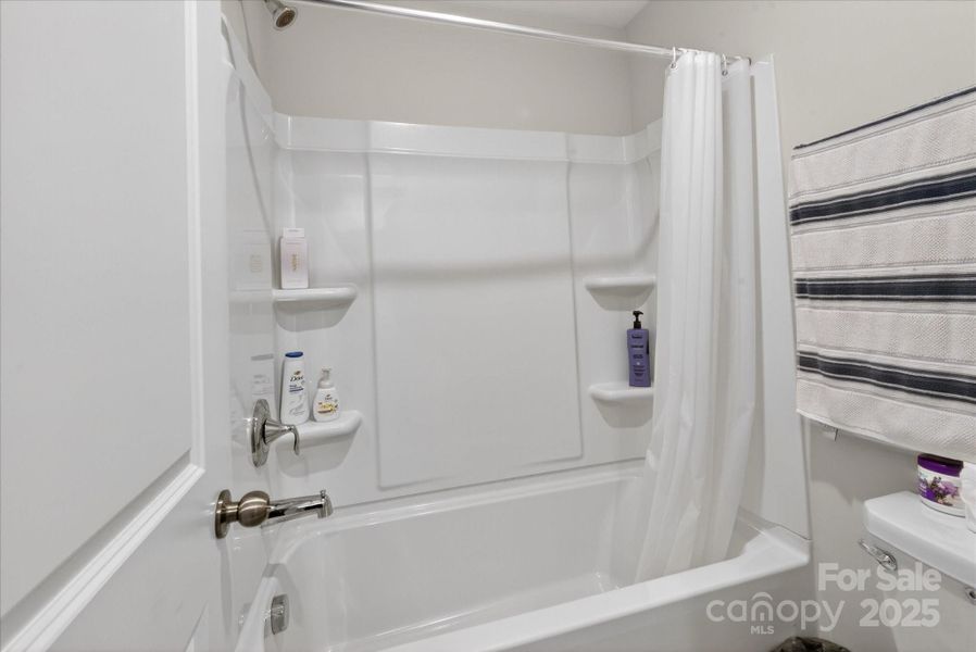 Image 47 of a home in .