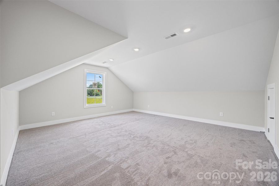 Large upstairs bonus room.