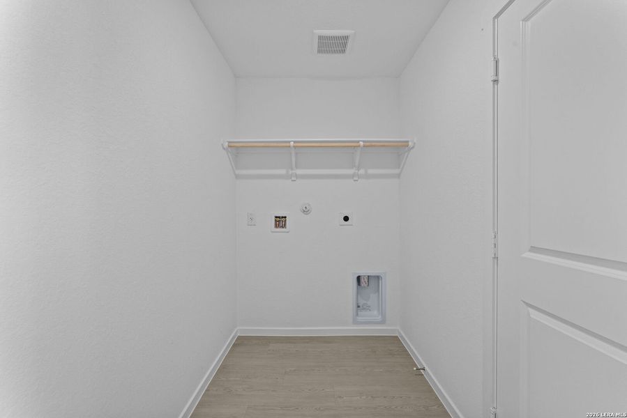 Spacious, unfurnished interior of a new home in Hidden Oasis, San Antonio (Image 22). Spacious, unfurnished interior of a new home in Hidden Oasis, San Antonio (Image 22).