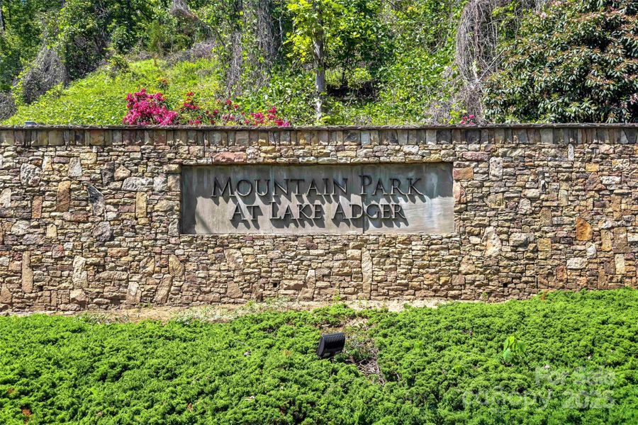 Pristine Mountain Park at Lake Adger Pristine Mountain Park at Lake Adger