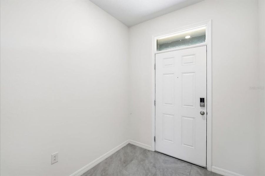 Spacious, unfurnished interior of a new home in , Wesley Chapel (Image 28).