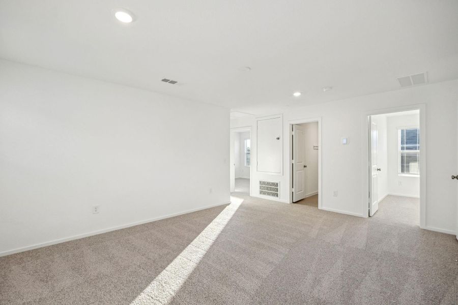 Spacious, unfurnished interior of a new home in Decker Farms, Magnolia (Image 12).