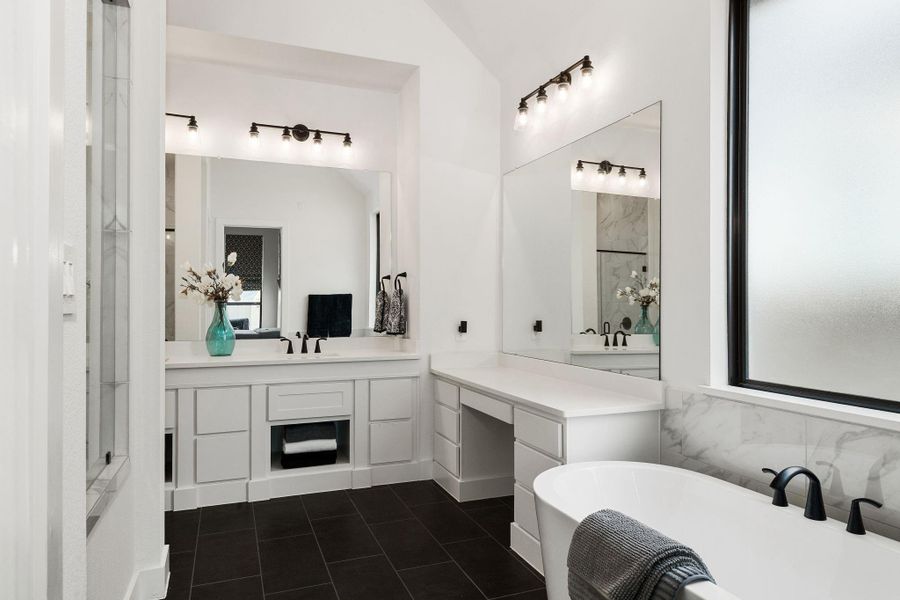 Furnished interior view inside a new home in Cross Creek West, Fulshear (Image 16).