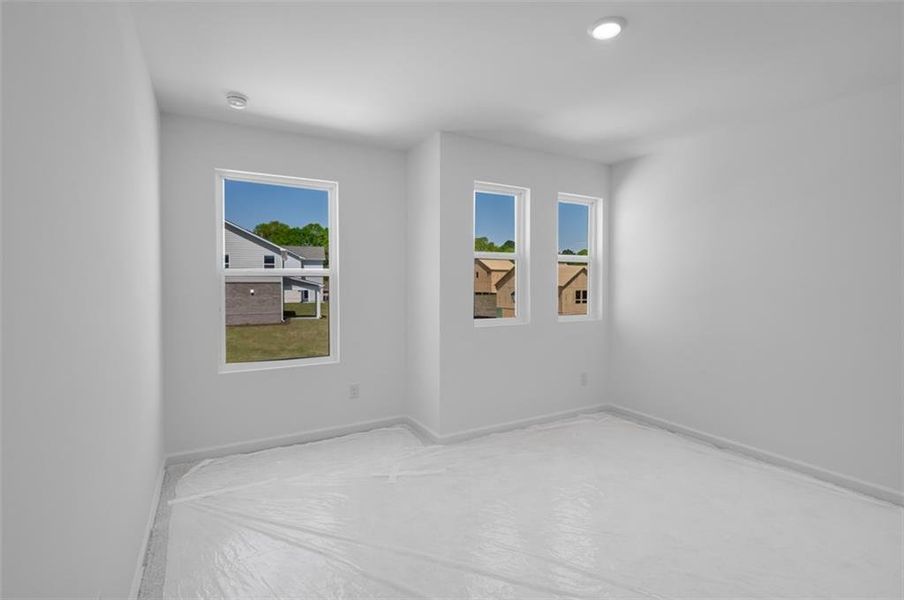 Spacious, unfurnished interior of a new home in Windance Lake, Loganville (Image 15).