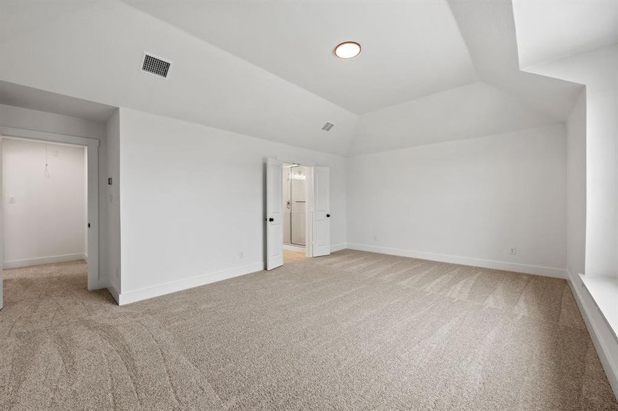 Spacious, unfurnished interior of a new home in North Square at Uptown, Celina (Image 23).