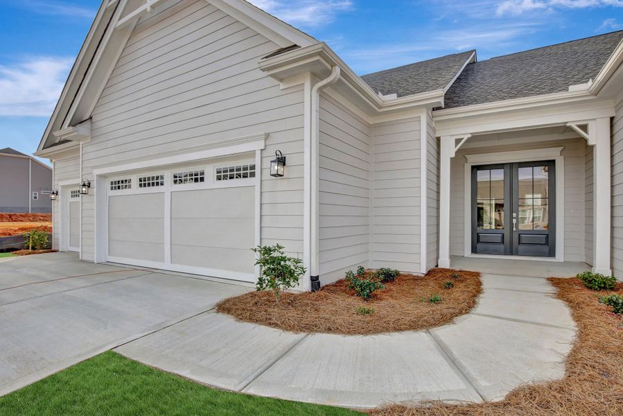 Taylor Model | Exterior Walkway