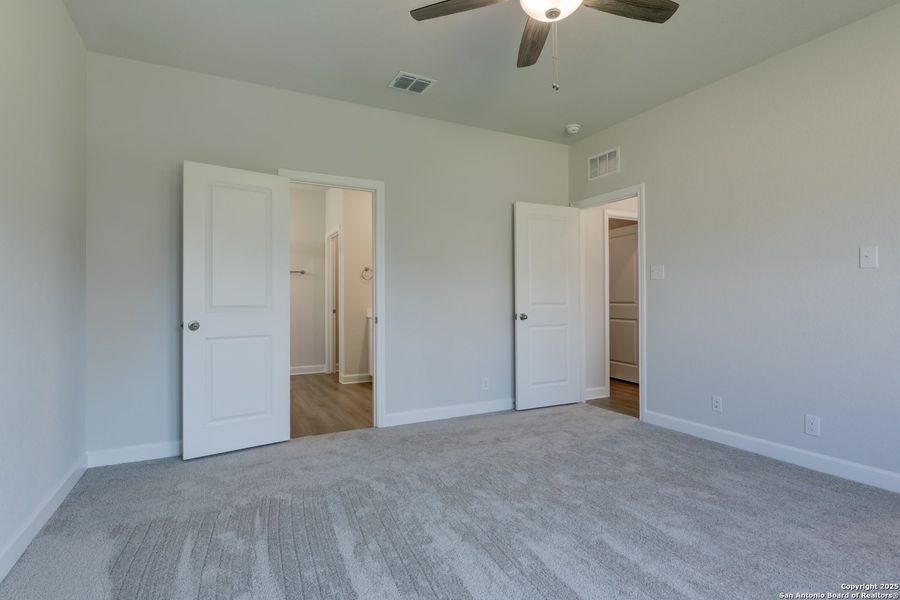 Spacious, unfurnished interior of a new home in Enclave at Hennersby Hollow 50's, San Antonio (Image 20). Spacious, unfurnished interior of a new home in Enclave at Hennersby Hollow 50's, San Antonio (Image 20).