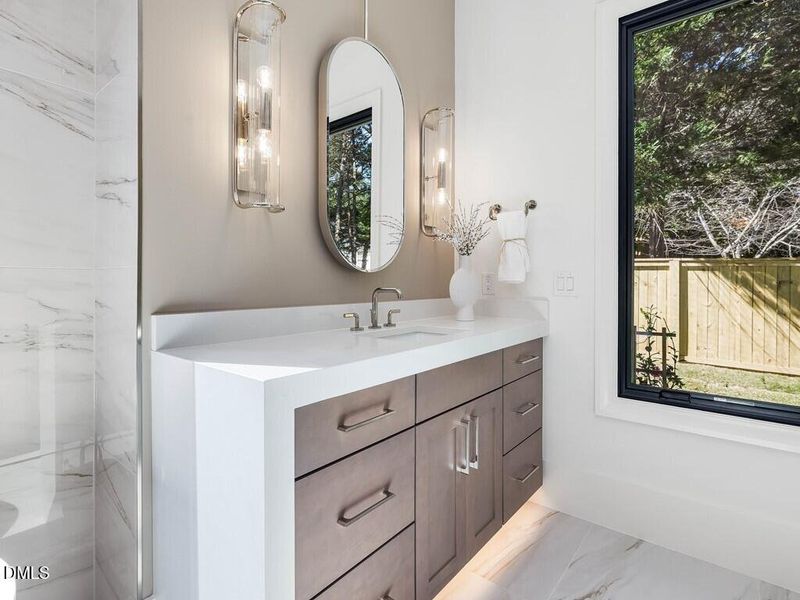 048_Primary Bathroom