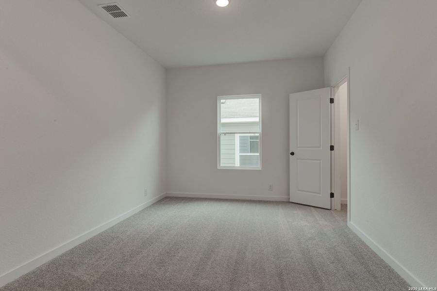 Spacious, unfurnished interior of a new home in Saddlebrook Ranch, Schertz (Image 17).