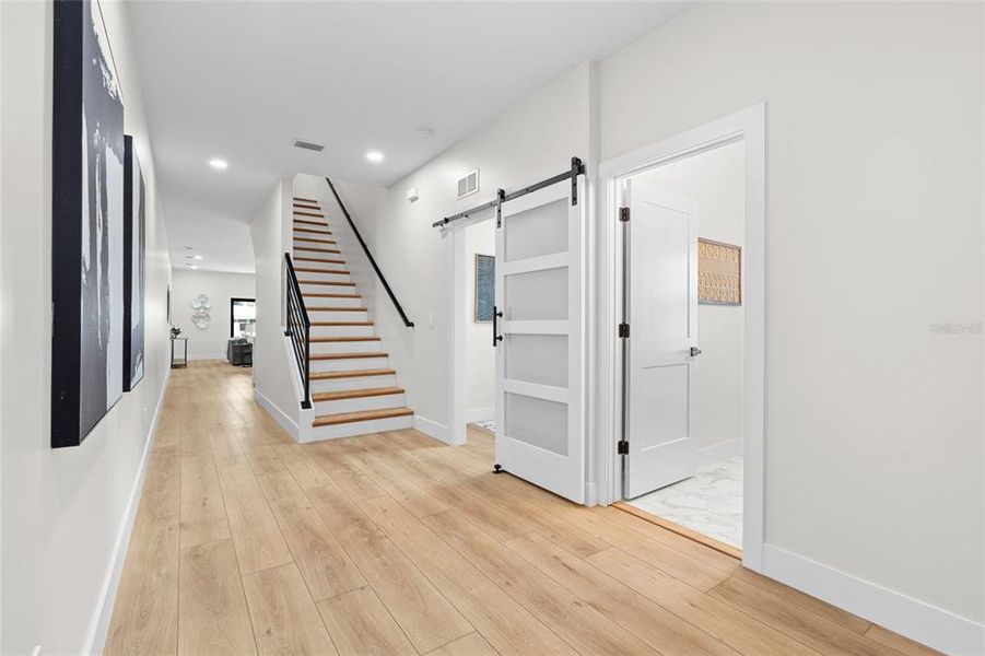 Spacious, unfurnished interior of a new home in , Tampa (Image 22).