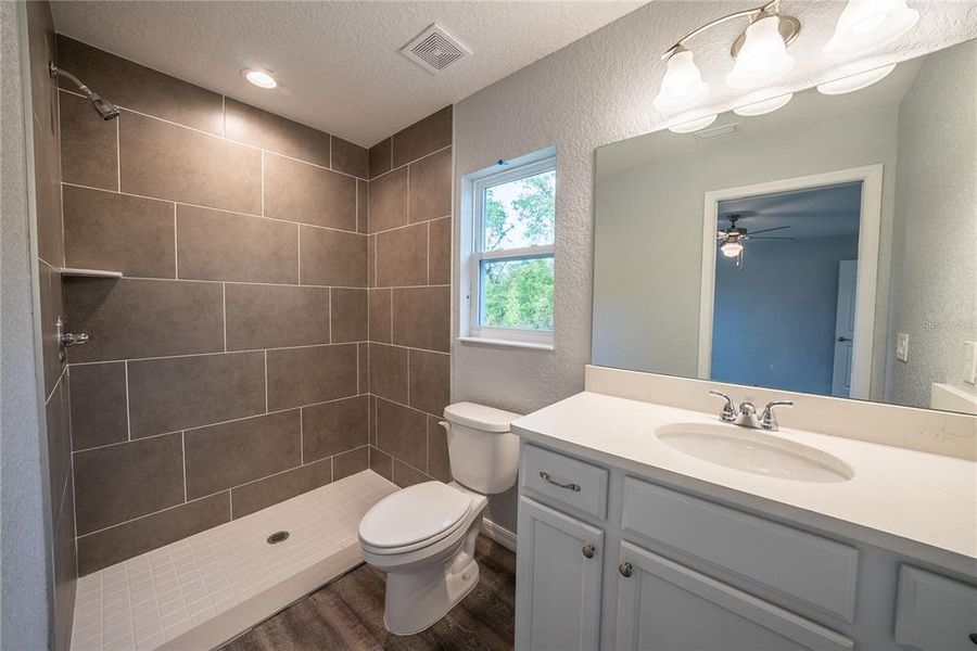 Furnished interior view inside a new home in , Ocala (Image 8).