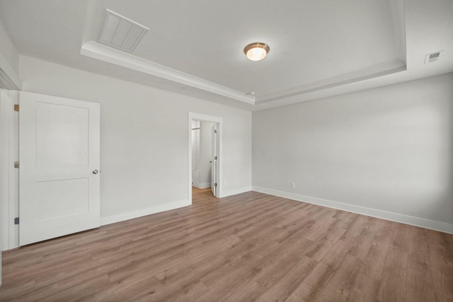 Spacious, unfurnished interior of a new home in Redland, Advance (Image 34).