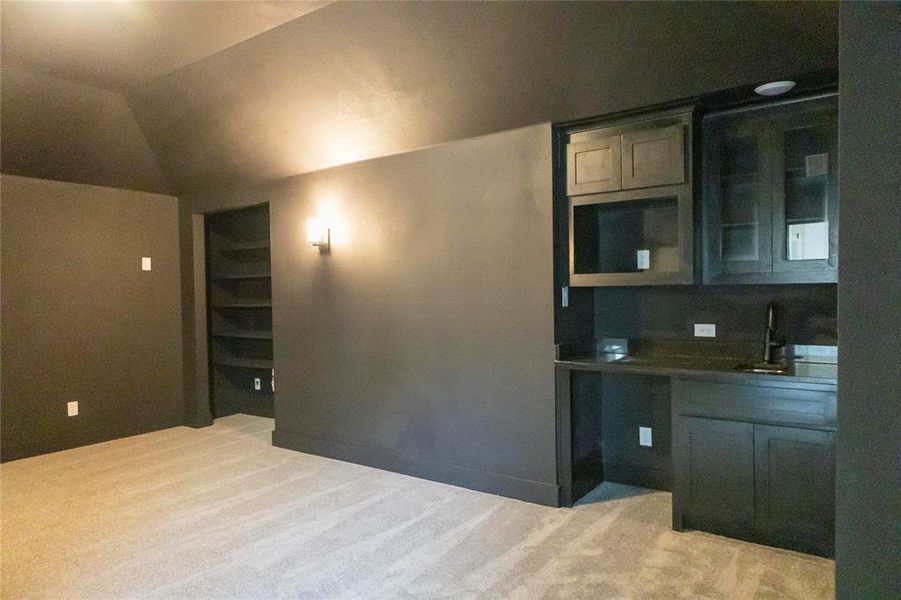 Image 36 of a home in .