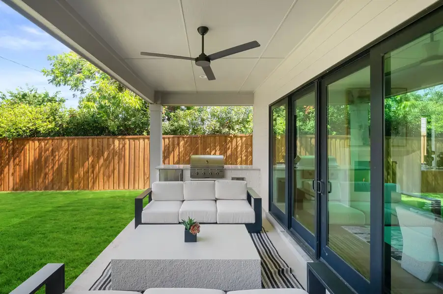 Exterior details and patio area of a home in , Dallas (Image 3).