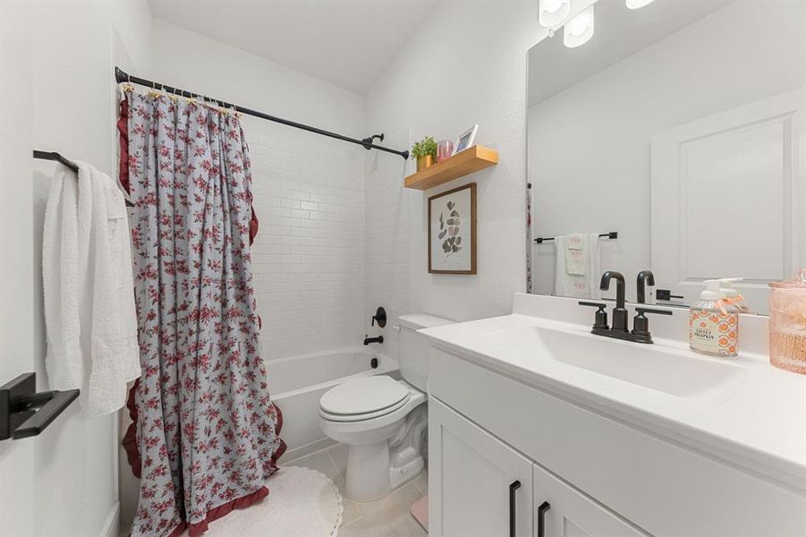 Secondary Full Bathroom