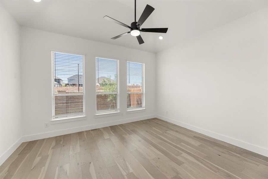 16. 817 Meadow Springs - Primary