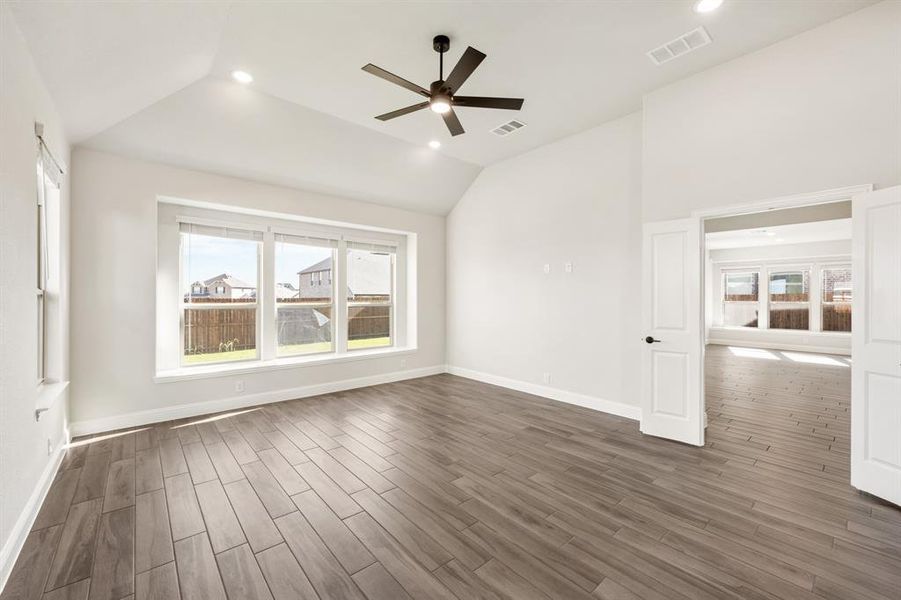 Spacious, unfurnished interior of a new home in The Oaks, Red Oak (Image 34). Spacious, unfurnished interior of a new home in The Oaks, Red Oak (Image 34).