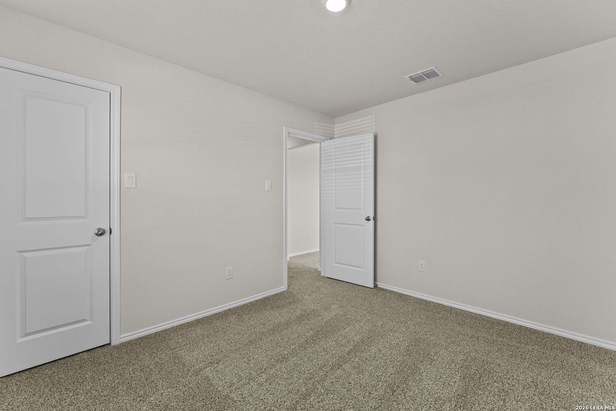 Spacious, unfurnished interior of a new home in Laurel Vistas, San Antonio (Image 15). Spacious, unfurnished interior of a new home in Laurel Vistas, San Antonio (Image 15).