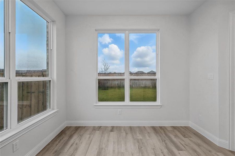 Spacious, unfurnished interior of a new home in Ridge Crossing, Waxahachie (Image 25).