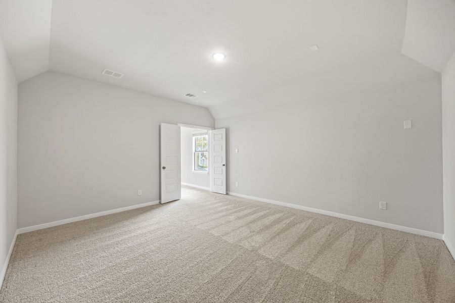 Representative unfurnished interior of a home built from the Becker by Cambridge Homes in Tinsley Meadows, Van Alstyne (Image 17).