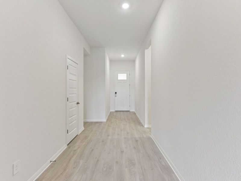 Spacious, unfurnished interior of a new home in Prairie Winds - Executive Collection, Hutto (Image 8).