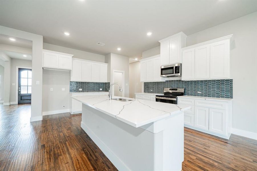 Furnished interior view inside a new home in , Celeste (Image 7).