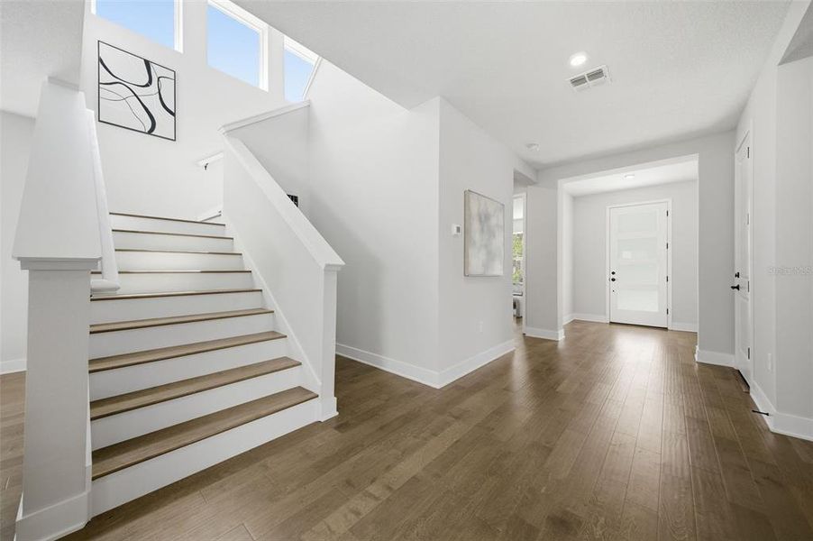 Spacious, unfurnished interior of a new home in , Tampa (Image 22).