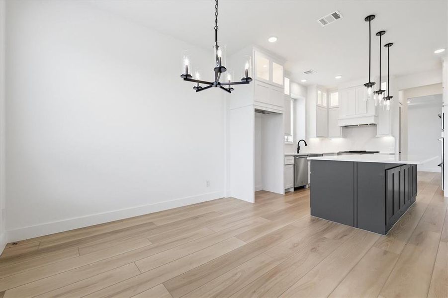 Spacious, unfurnished interior of a new home in Cambridge Estates - Harwood, Prosper (Image 22). Spacious, unfurnished interior of a new home in Cambridge Estates - Harwood, Prosper (Image 22).