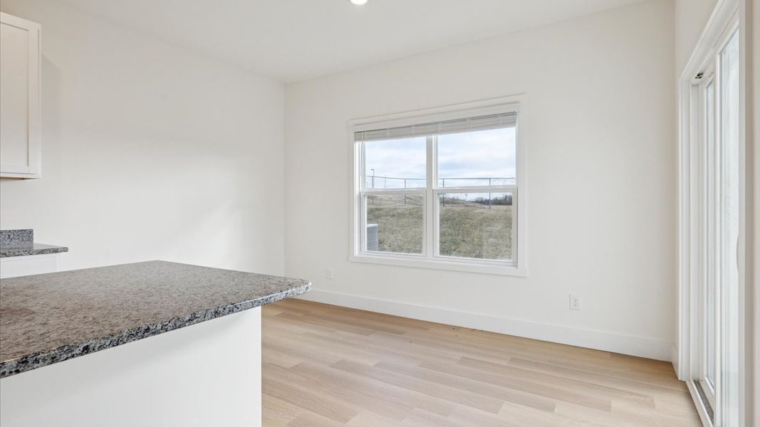 Spacious, unfurnished interior of a new home in Millstone Village, Morristown (Image 10).