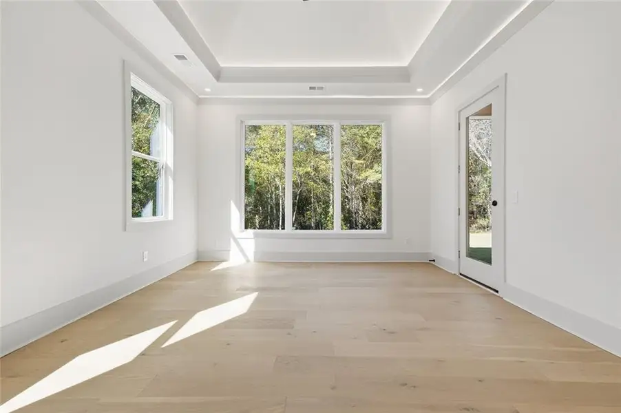 Spacious, unfurnished interior of a new home in , Gainesville (Image 24).