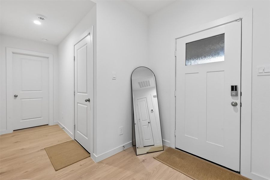 Spacious, unfurnished interior of a new home in , Fulshear (Image 18).