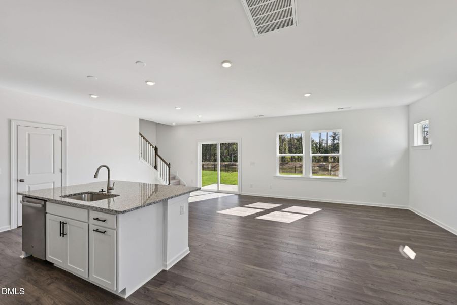 64-web-or-mls-513 Soar Ln - 015