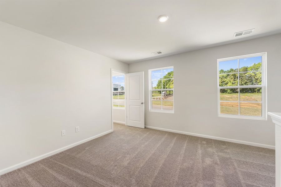 Spacious, unfurnished interior of a new home in Burke Estates, Chesnee (Image 25).