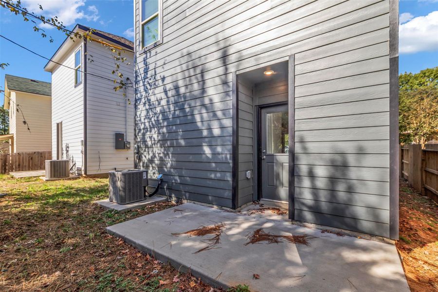 Exterior details and patio area of a home in , Willis (Image 4).