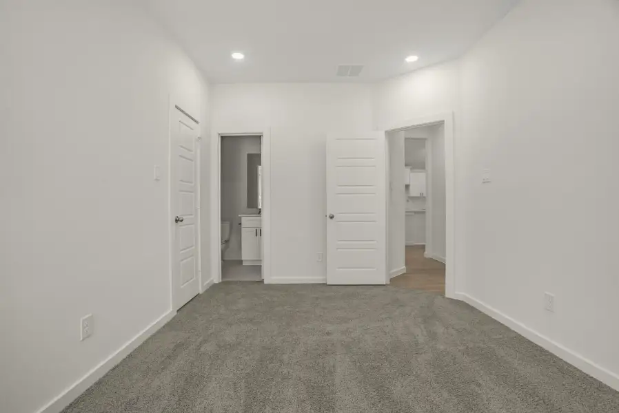 Spacious, unfurnished interior of a new home in Ashland, Houston (Image 26). Spacious, unfurnished interior of a new home in Ashland, Houston (Image 26).