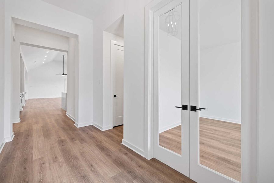 Representative furnished interior of a home built from the Weston Plan by Highland Homes in The Crossvine, Schertz (Image 22). Representative furnished interior of a home built from the Weston Plan by Highland Homes in The Crossvine, Schertz (Image 22).