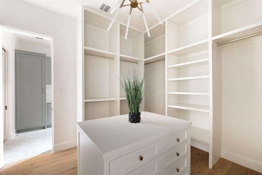 Furnished interior view inside a new home in , Dallas (Image 29).