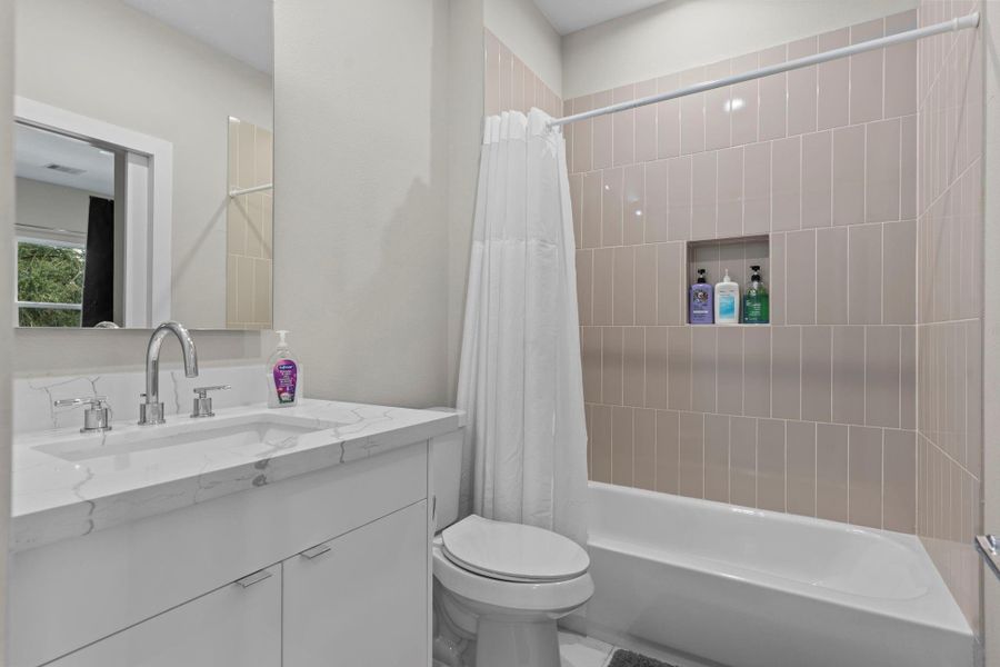 Furnished interior view inside a new home in , Houston (Image 41).