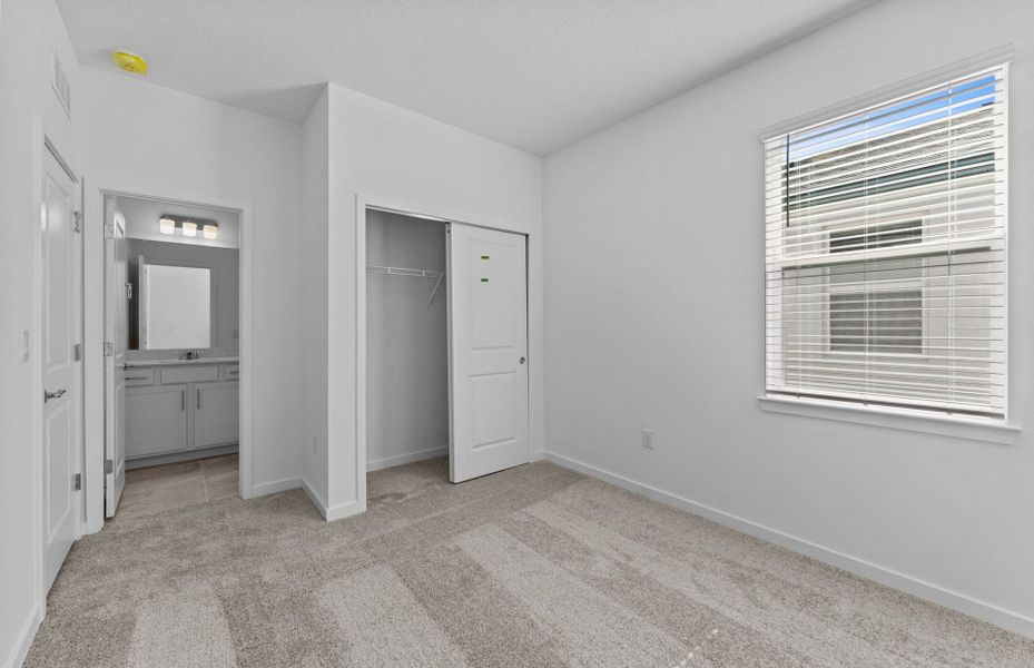 Representative unfurnished interior of a home built from the Medina by Pulte Homes in Reagan Landing, Bradenton (Image 14).