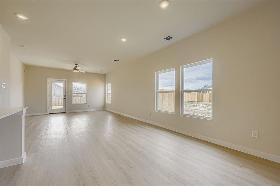 Spacious, unfurnished interior of a new home in MiraVerde, Crowley (Image 18).