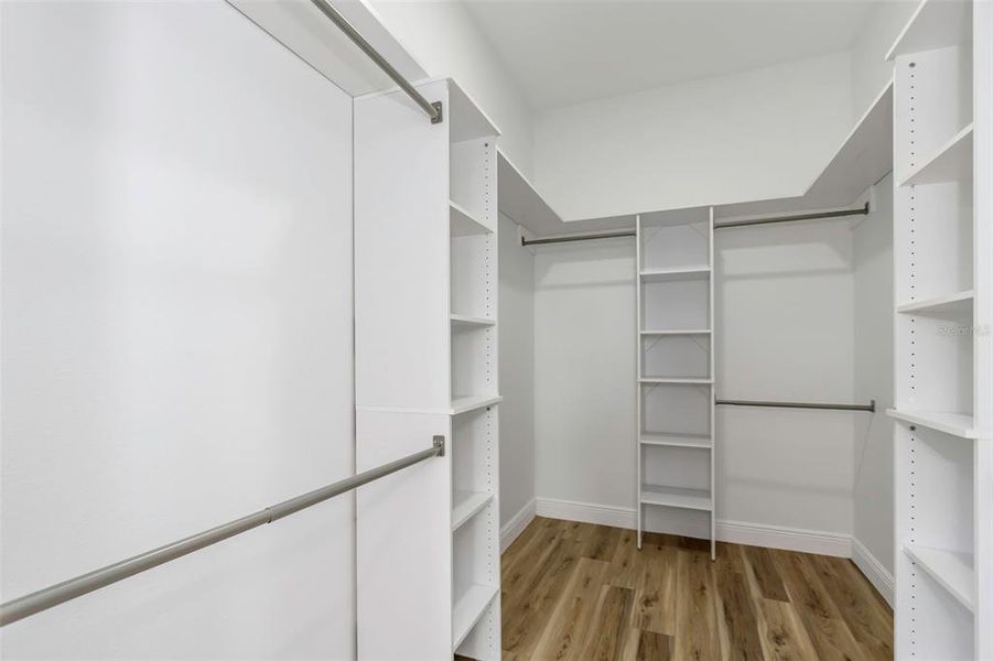 Main Bedroom/ Walk in Closet