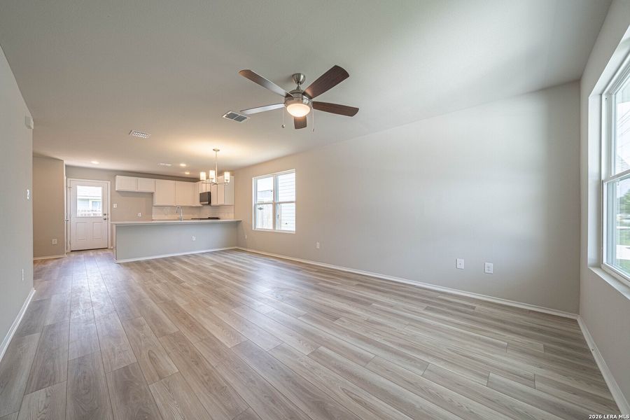 Spacious, unfurnished interior of a new home in , Seguin (Image 16).