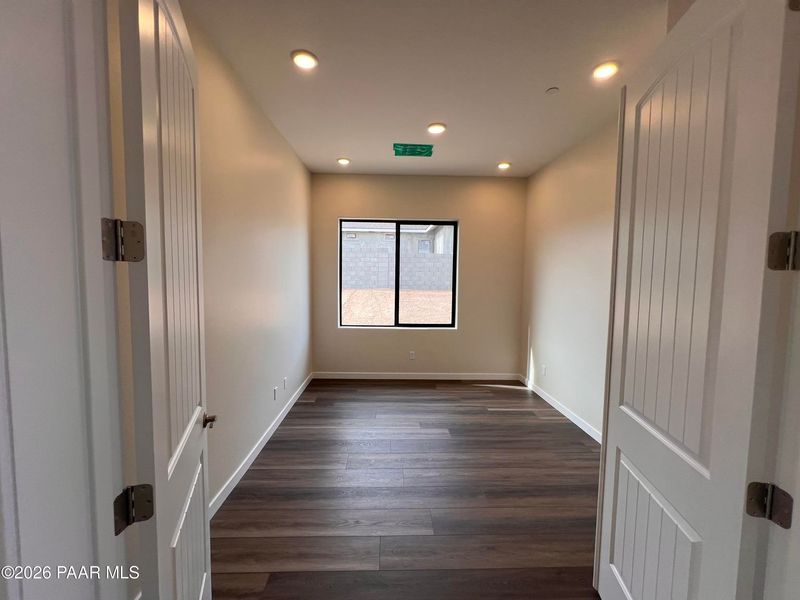 Spacious, unfurnished interior of a new home in Hidden Hills, Prescott (Image 26).