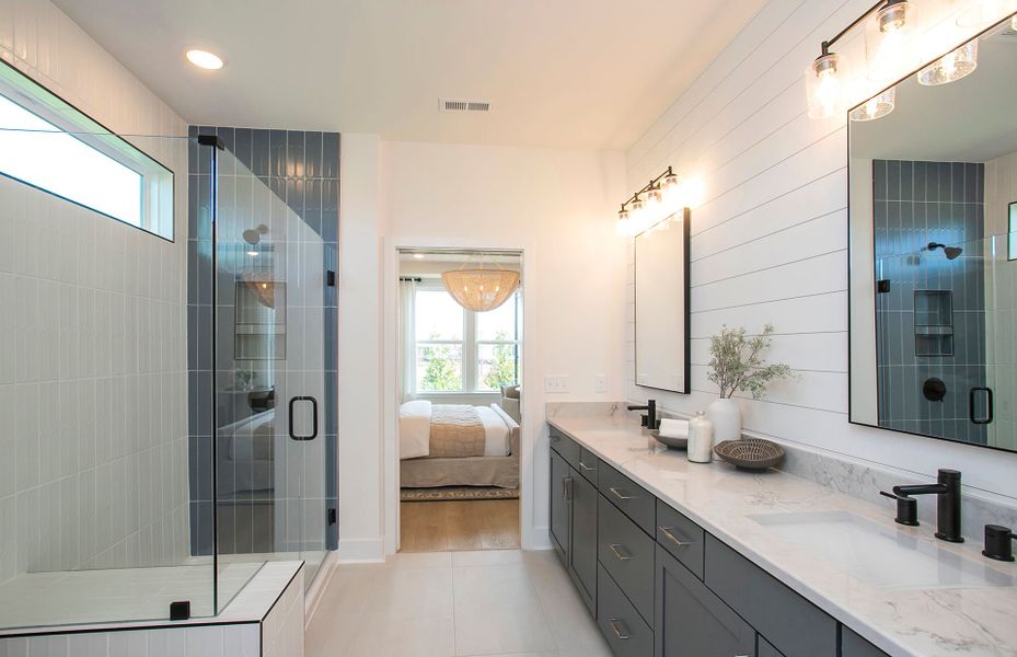 Palmary Owner's Bath in new homes for 55+ Active Adult community in Del Webb Barton Village