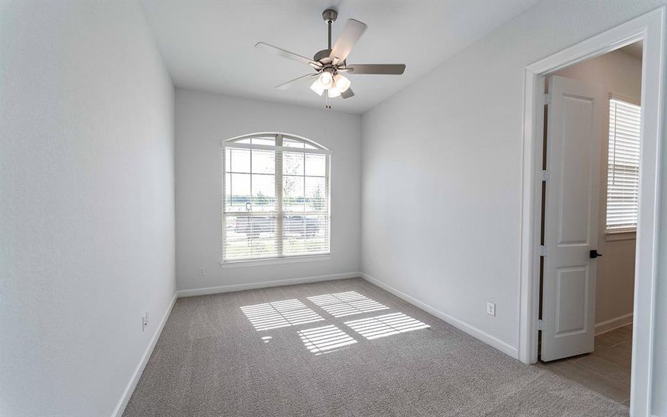 Spacious, unfurnished interior of a new home in Solterra, Mesquite (Image 20).
