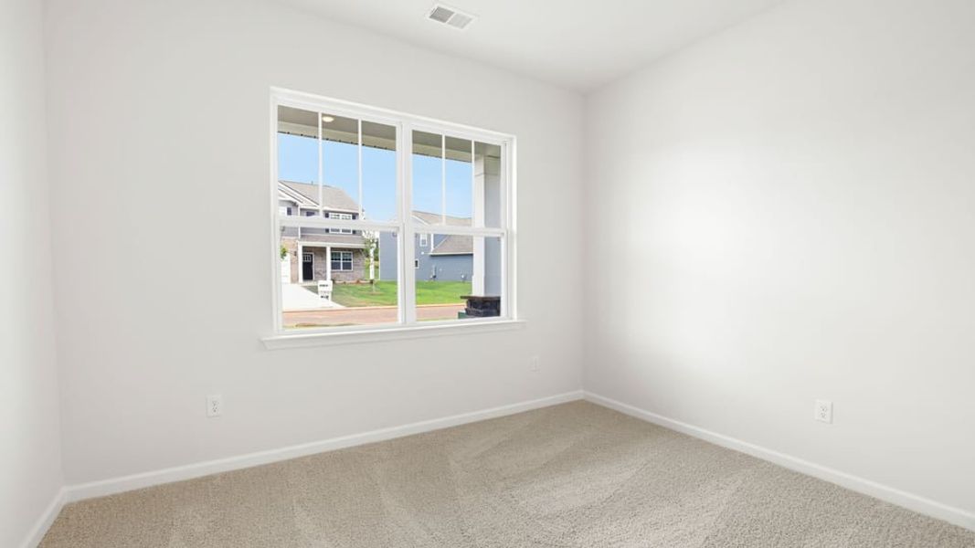 Spacious, unfurnished interior of a new home in Sherwood Gardens, Landrum (Image 18).