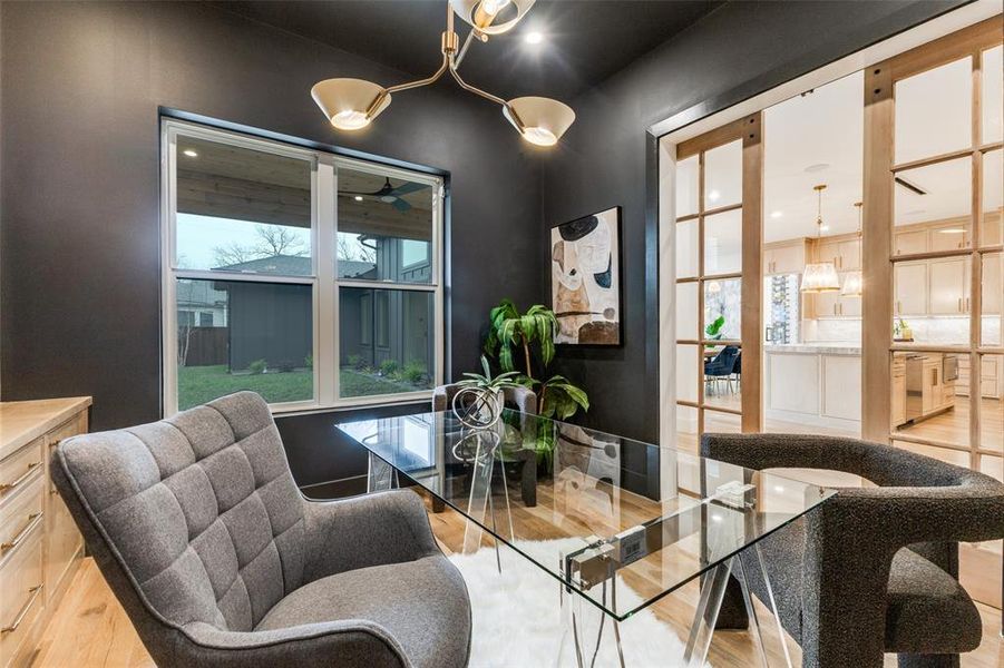 Furnished interior view inside a new home in , Dallas (Image 29). Furnished interior view inside a new home in , Dallas (Image 29).