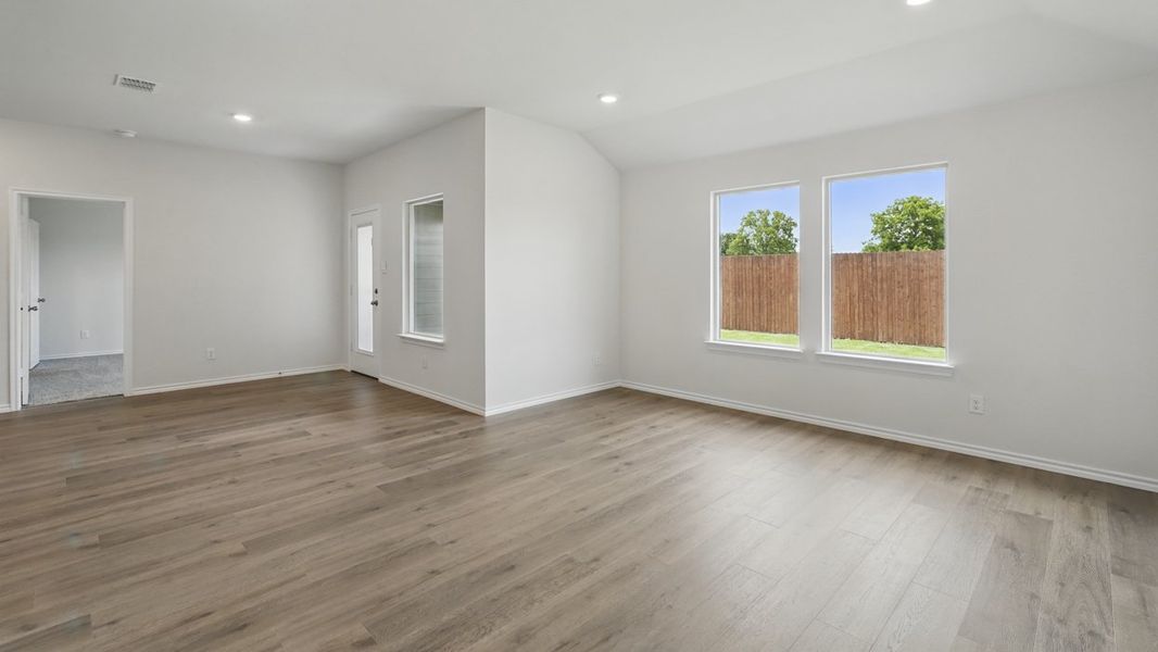 Spacious, unfurnished interior of a new home in Blaire Lake, Tyler (Image 15). Spacious, unfurnished interior of a new home in Blaire Lake, Tyler (Image 15).